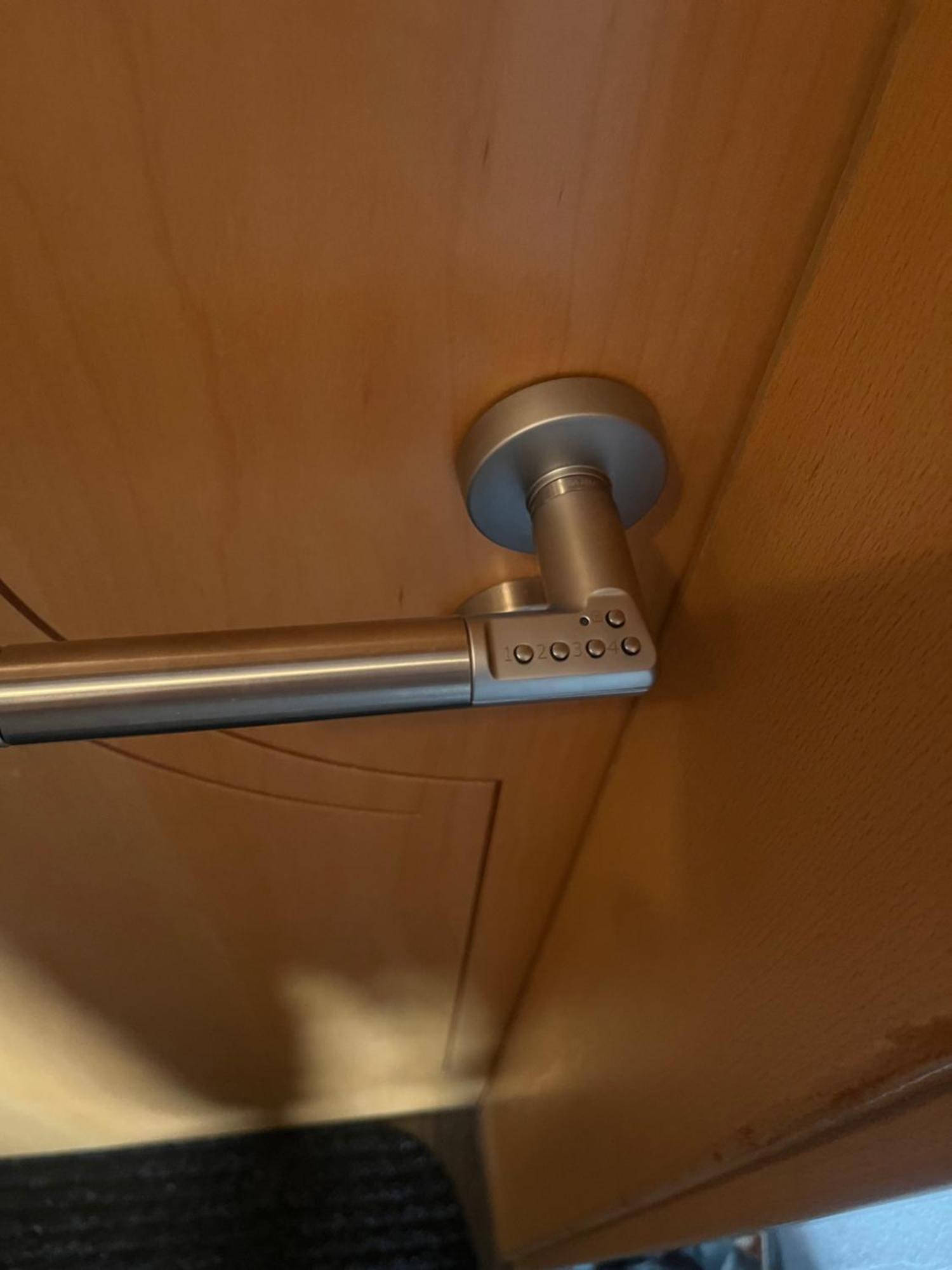 Gaestezimmer In Ratingen Bei Duesseldorf Mit Einem Hauch Luxus Bagian luar foto